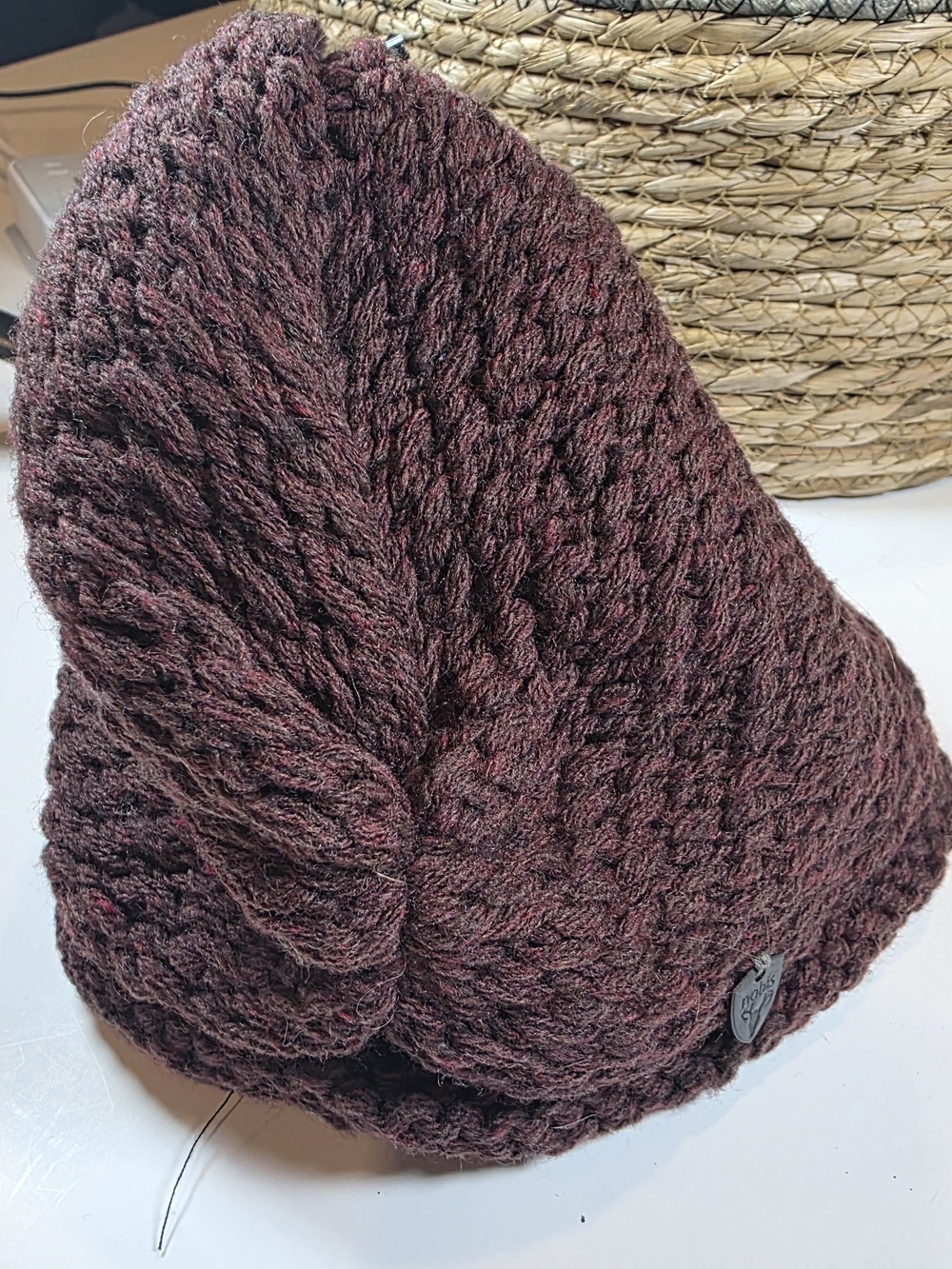 Nobis 100% Lambswool Chunky Knit Beanie Brown Burgundy NWT